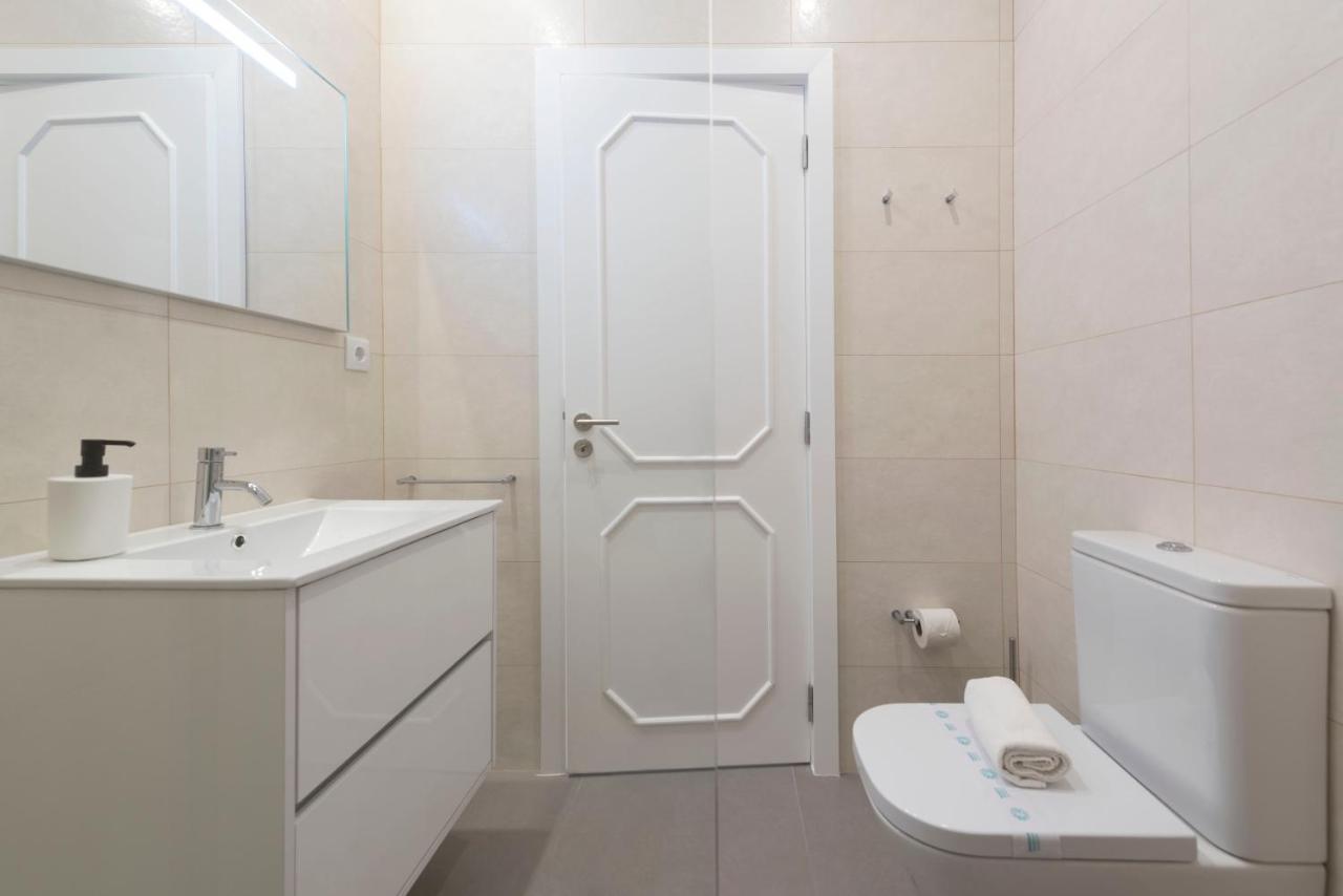 Lovelystay - Downtown Modern 2Br Flat With Free Parking OOporto Extérieur photo