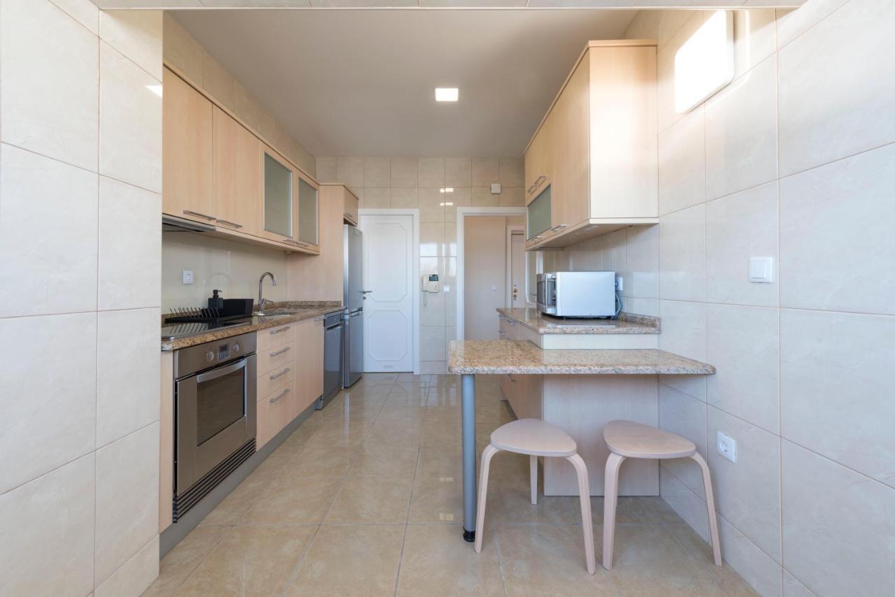 Lovelystay - Downtown Modern 2Br Flat With Free Parking OOporto Extérieur photo