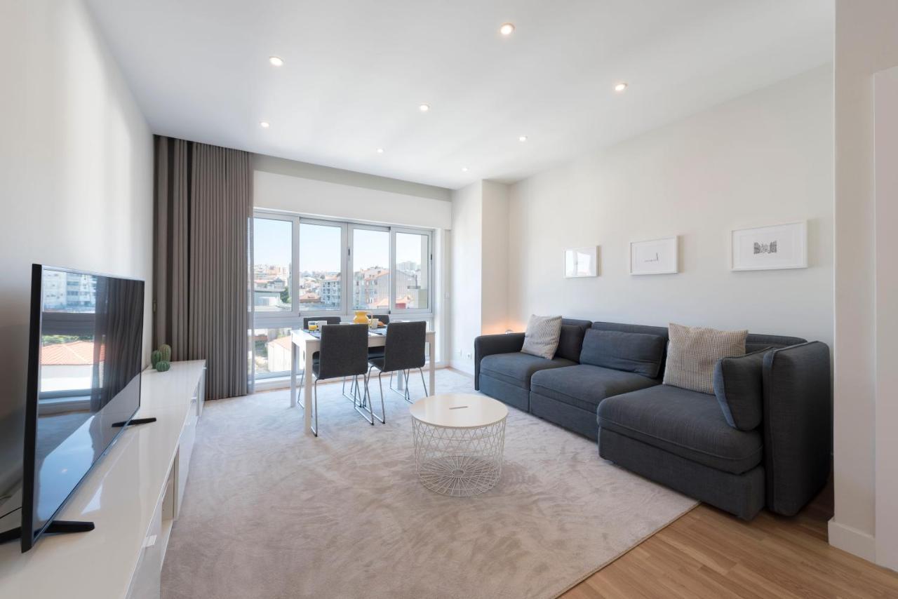Lovelystay - Downtown Modern 2Br Flat With Free Parking OOporto Extérieur photo