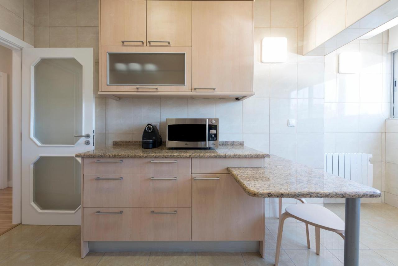Lovelystay - Downtown Modern 2Br Flat With Free Parking OOporto Extérieur photo
