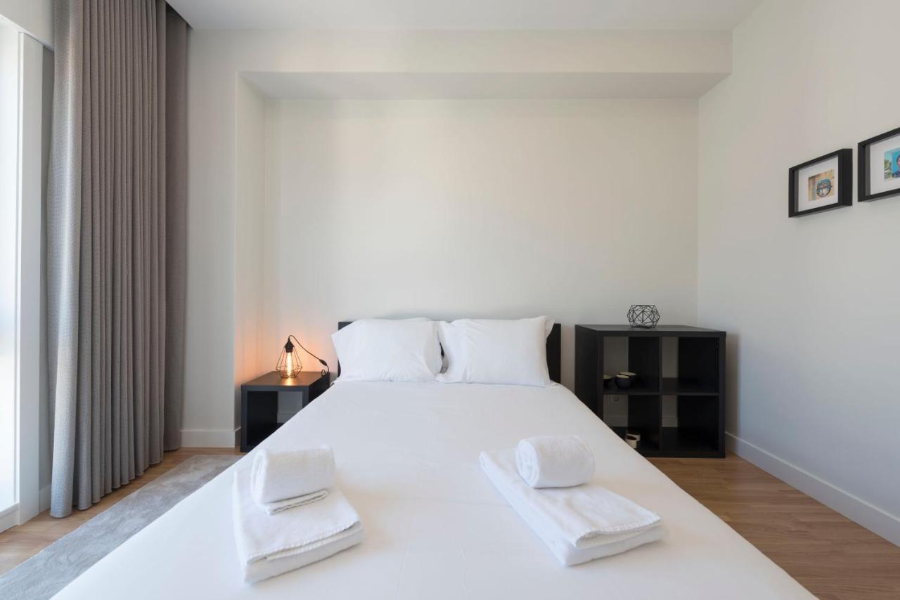 Lovelystay - Downtown Modern 2Br Flat With Free Parking OOporto Extérieur photo