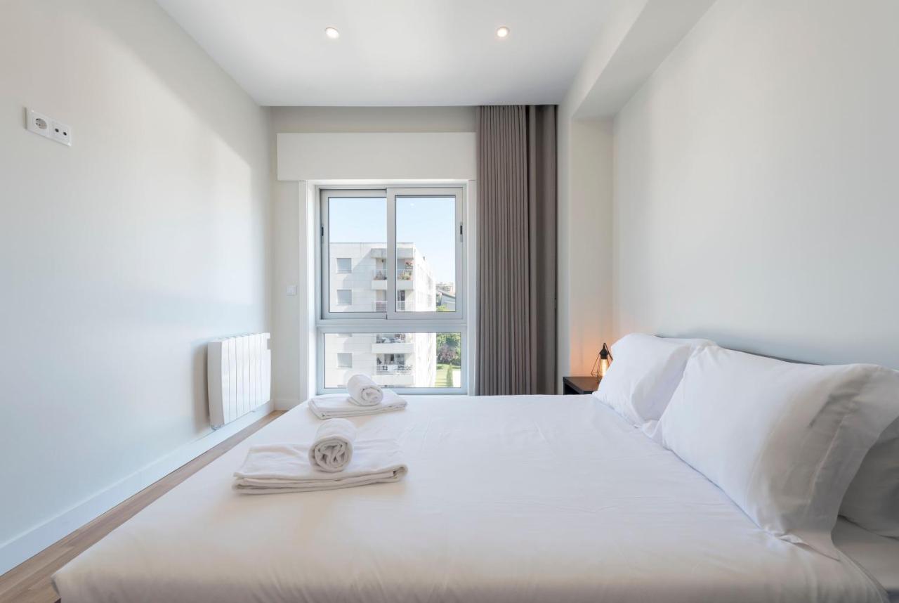 Lovelystay - Downtown Modern 2Br Flat With Free Parking OOporto Extérieur photo