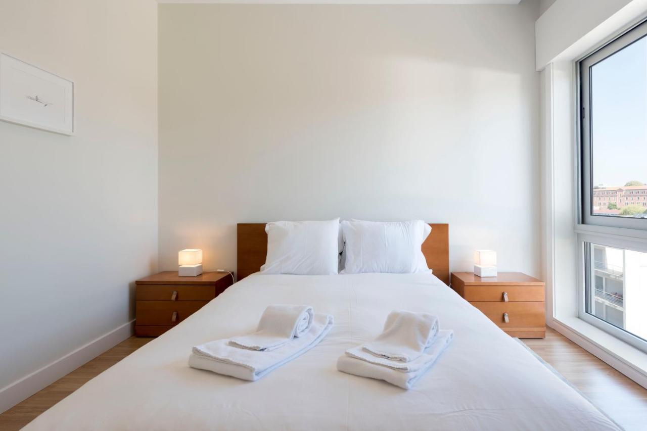Lovelystay - Downtown Modern 2Br Flat With Free Parking OOporto Extérieur photo