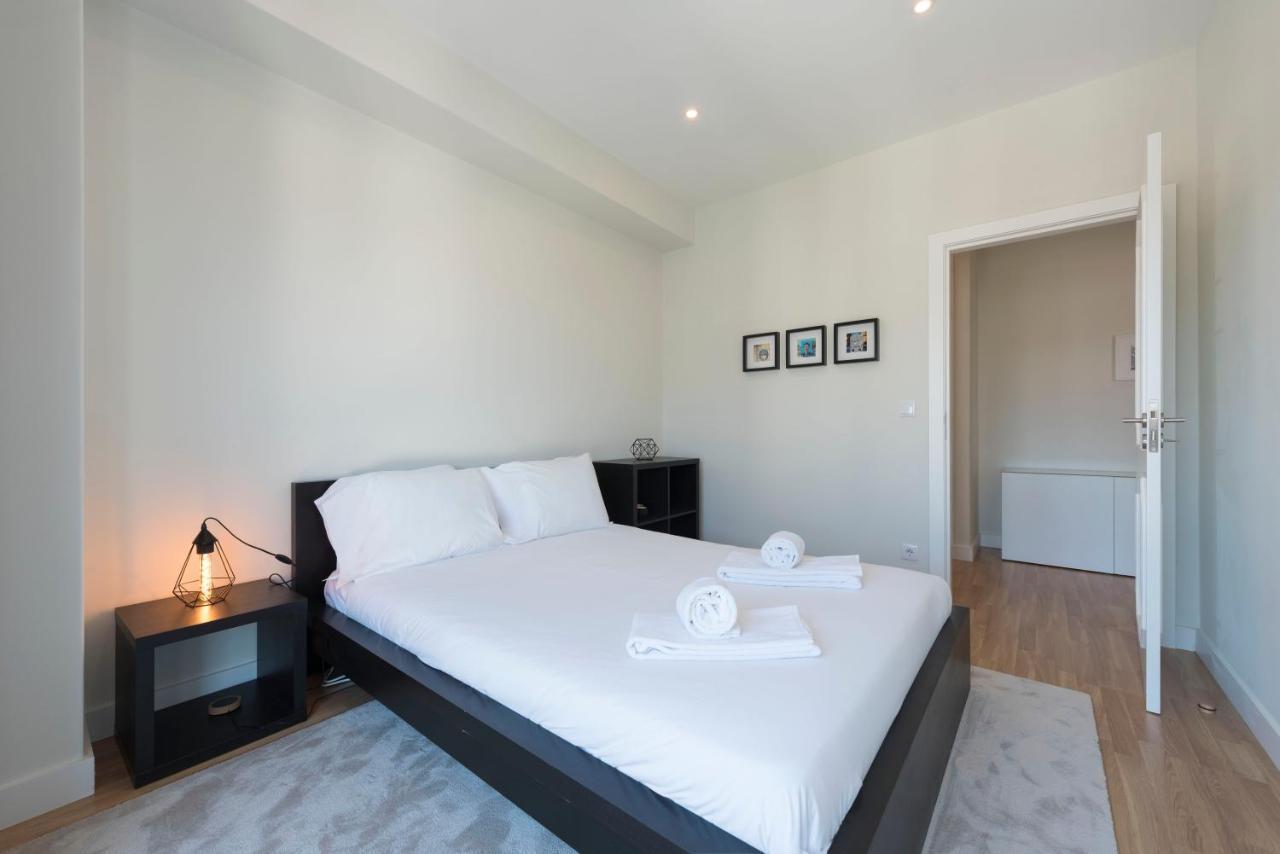 Lovelystay - Downtown Modern 2Br Flat With Free Parking OOporto Extérieur photo